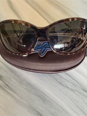 Maui Jim Women's Pearl City Tortoiseshell Frame with Dark Brown Polarized Lenses
